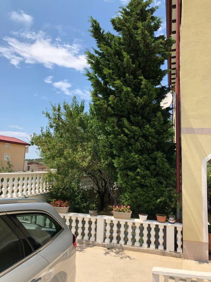 Apartmani Gabi Cesarica Exterior foto
